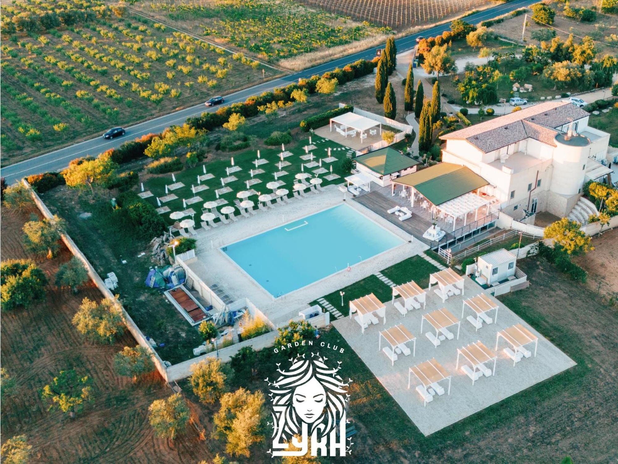 Zyra Garden Club Bed & Breakfast Акуавива деле Фонти Екстериор снимка